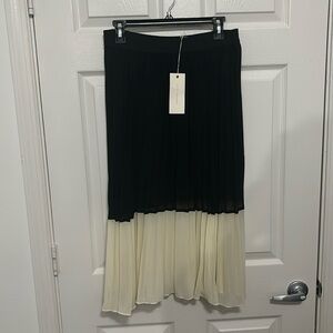 Pleated 2 Color Skirt
